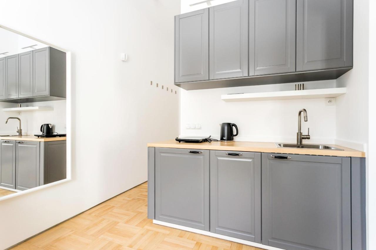 P&O Serviced Apartments Warecka Street Warsaw Exterior photo